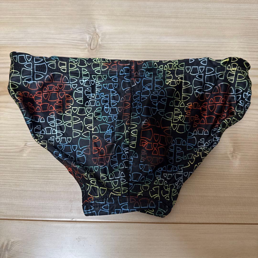 新品タグ付き　エレッセ　メンズ競泳水着　Vパン　ブーメラン