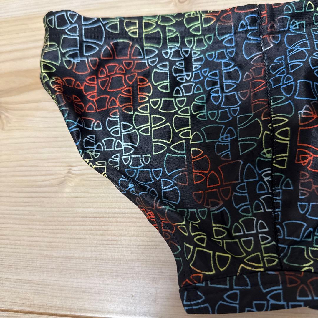 新品タグ付き　エレッセ　メンズ競泳水着　Vパン　ブーメラン