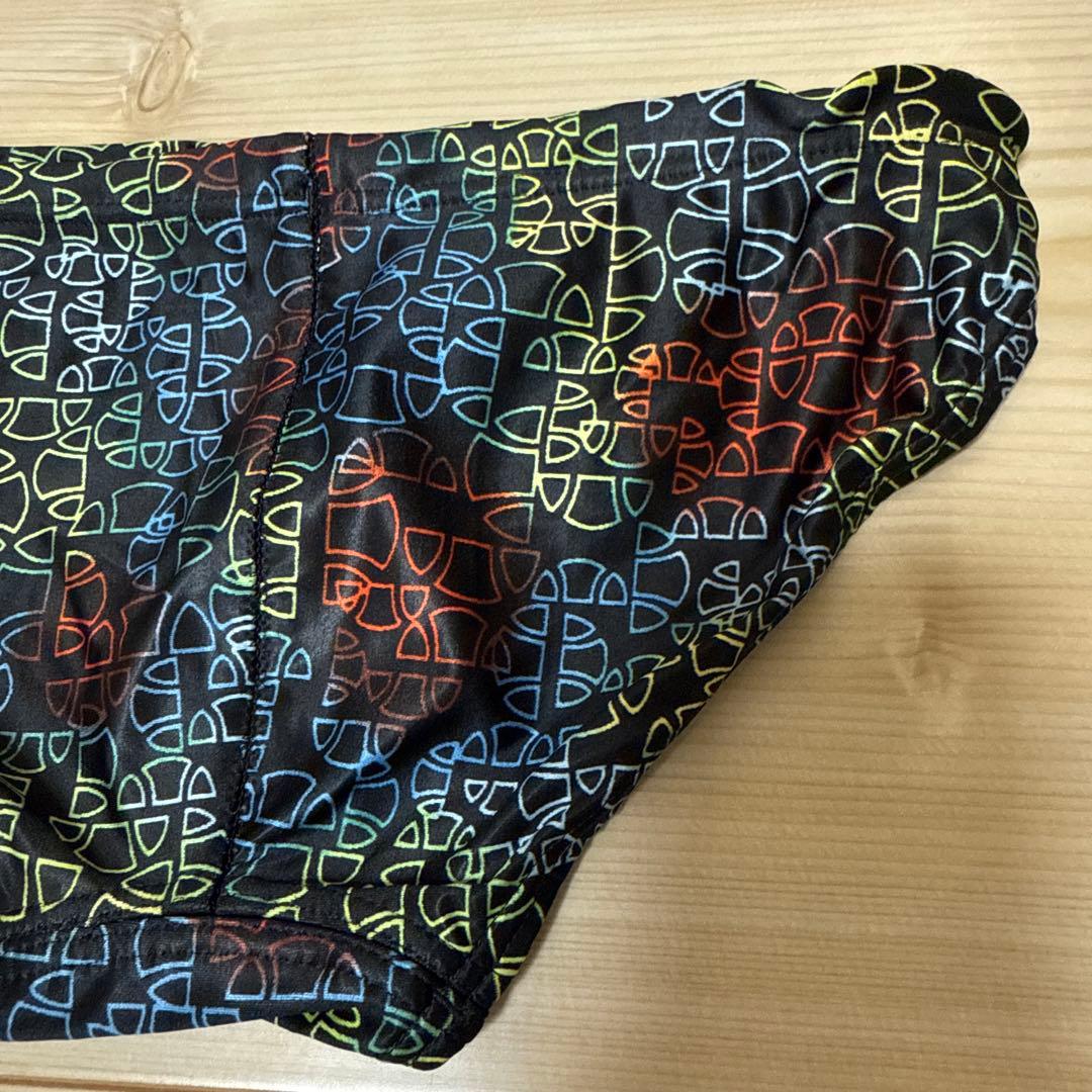 新品タグ付き　エレッセ　メンズ競泳水着　Vパン　ブーメラン