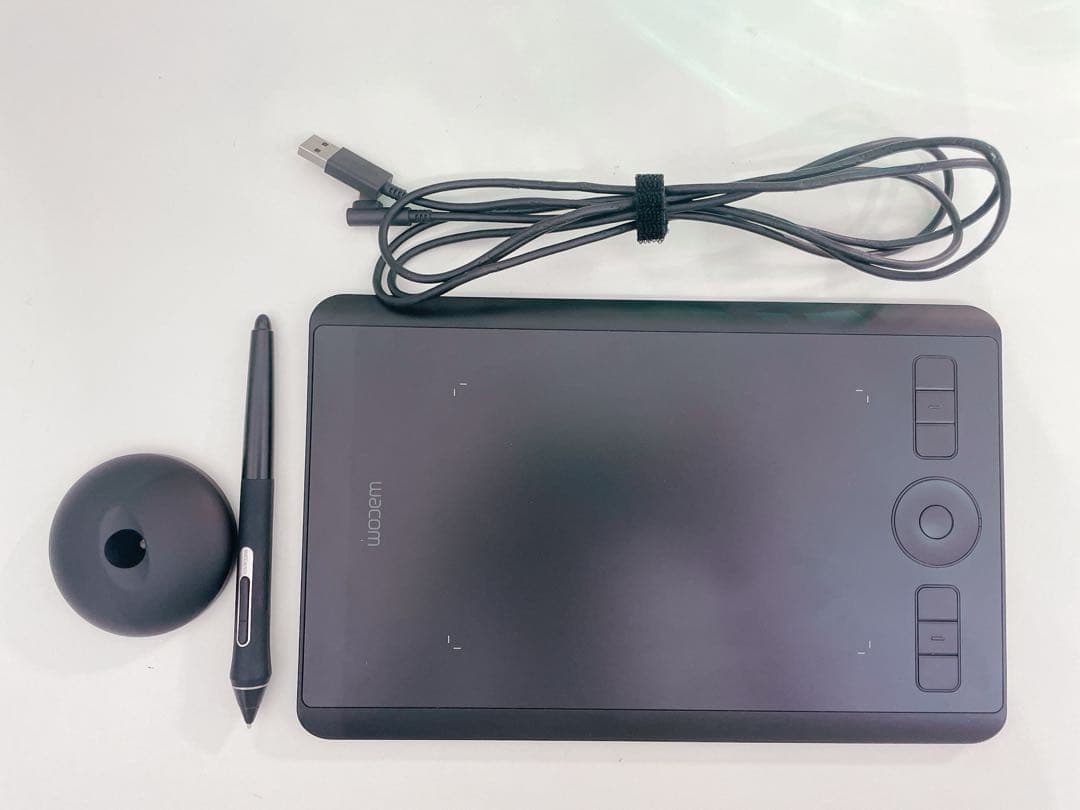 液タブ・ペンタブ Wacom PTH460K0D Wacom Intuos Pro Small