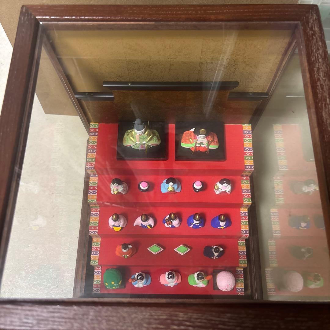 伝統的な雛人形 5段 ガラスケース付き