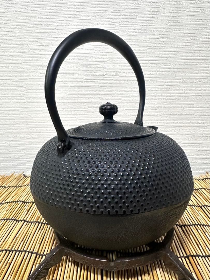 未使用品、供箱、栞付　南部宝星堂造　１８型アラレ　南部鉄瓶　南部鉄器　調理器具