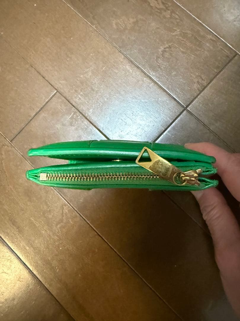 ボッテガヴェネタ カセット　コンパクトウォレット　二つ折り　正規品　箱あり