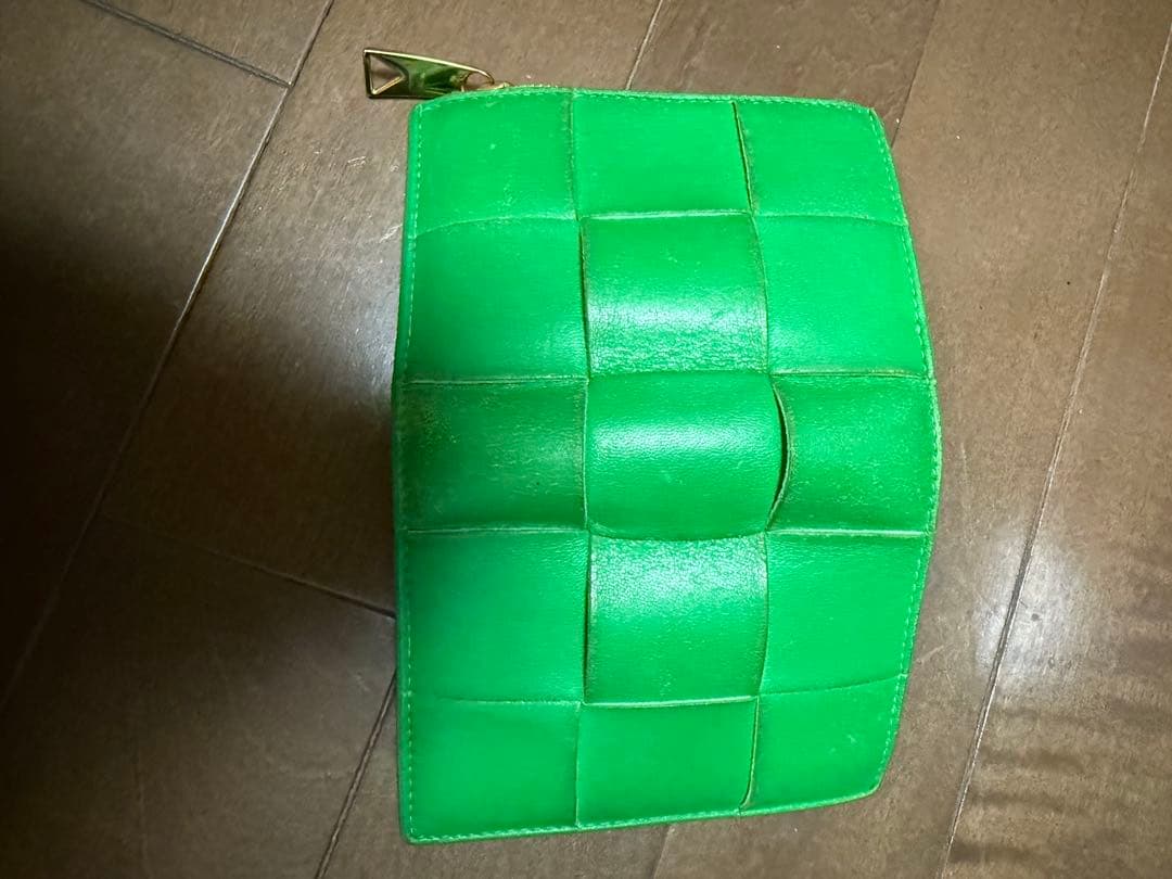 ボッテガヴェネタ カセット　コンパクトウォレット　二つ折り　正規品　箱あり
