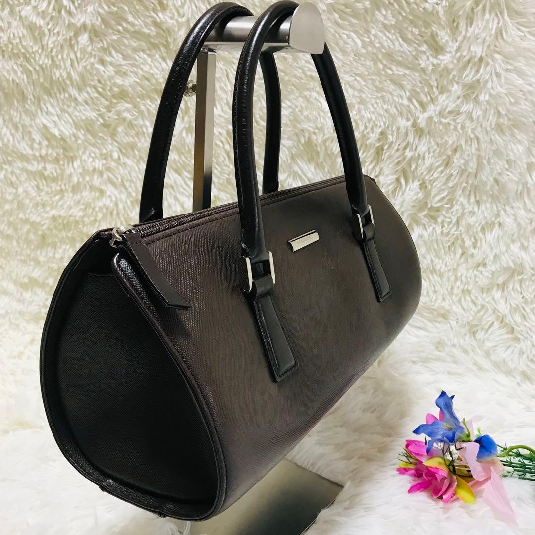 【極美品】バーバリー ハンドバッグ トロゴプレート ノバチェック 筒型 横長