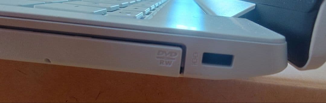 週末値下げ NEC ノートパソコン 15.6インチ LAVIE カメラ付