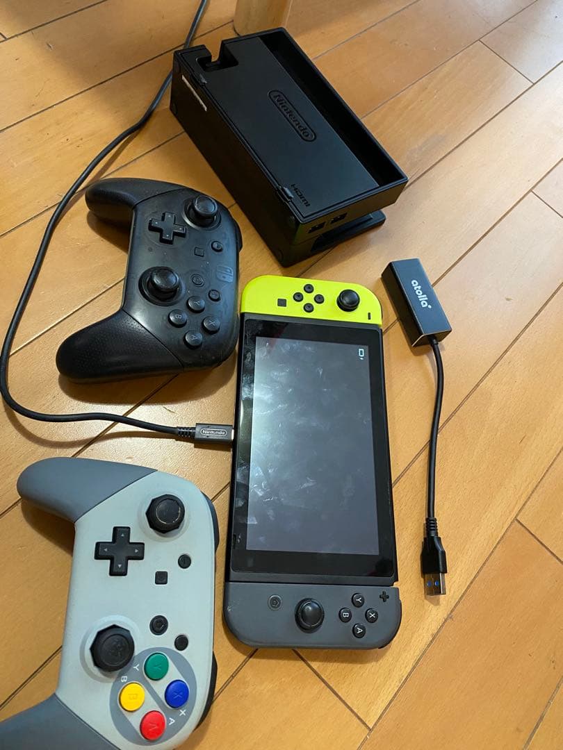 ま*り様 Nintendo Switch 本体 + プロコントローラー2個　ジャ