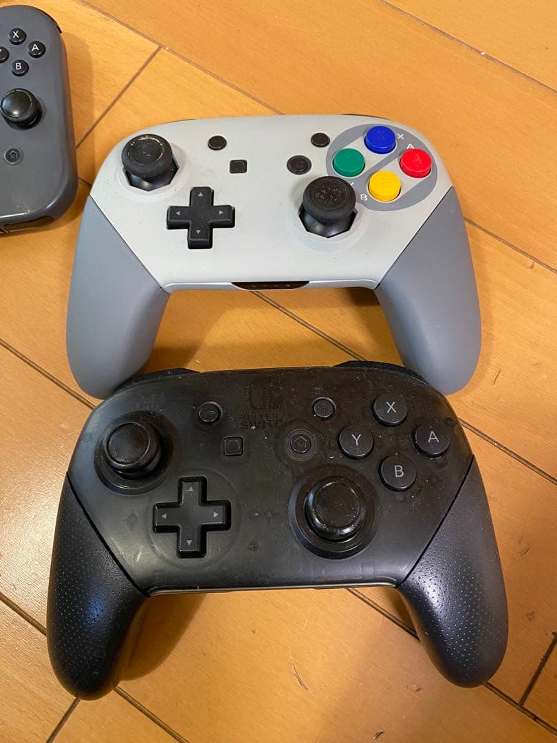 ま*り様 Nintendo Switch 本体 + プロコントローラー2個　ジャ