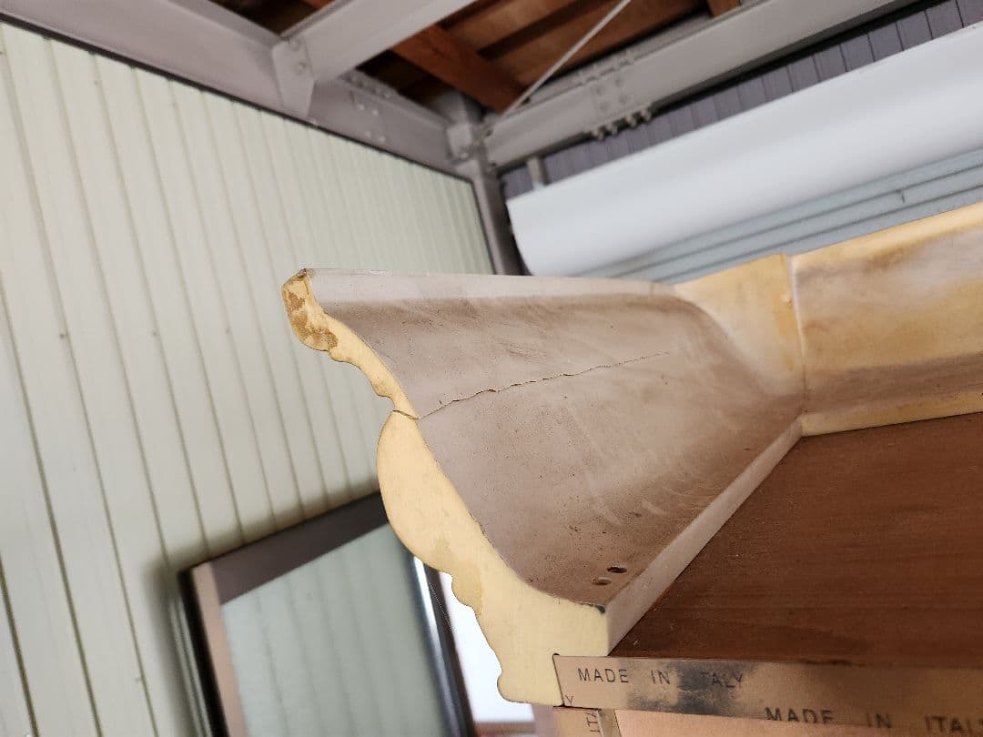 イタリア製　ヴェルサーチ大型ガラスキャビネット　アンティークヴィンテージ