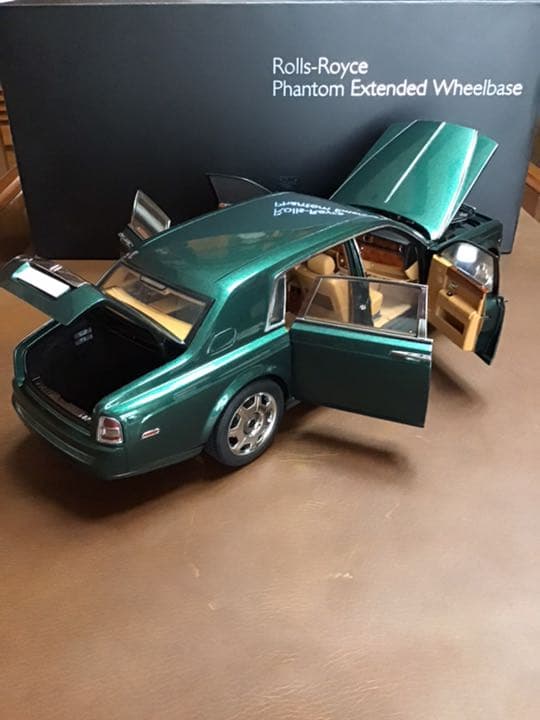 ペニンシュラ東京　1/18 ロールス・ロイス ファントム EWB