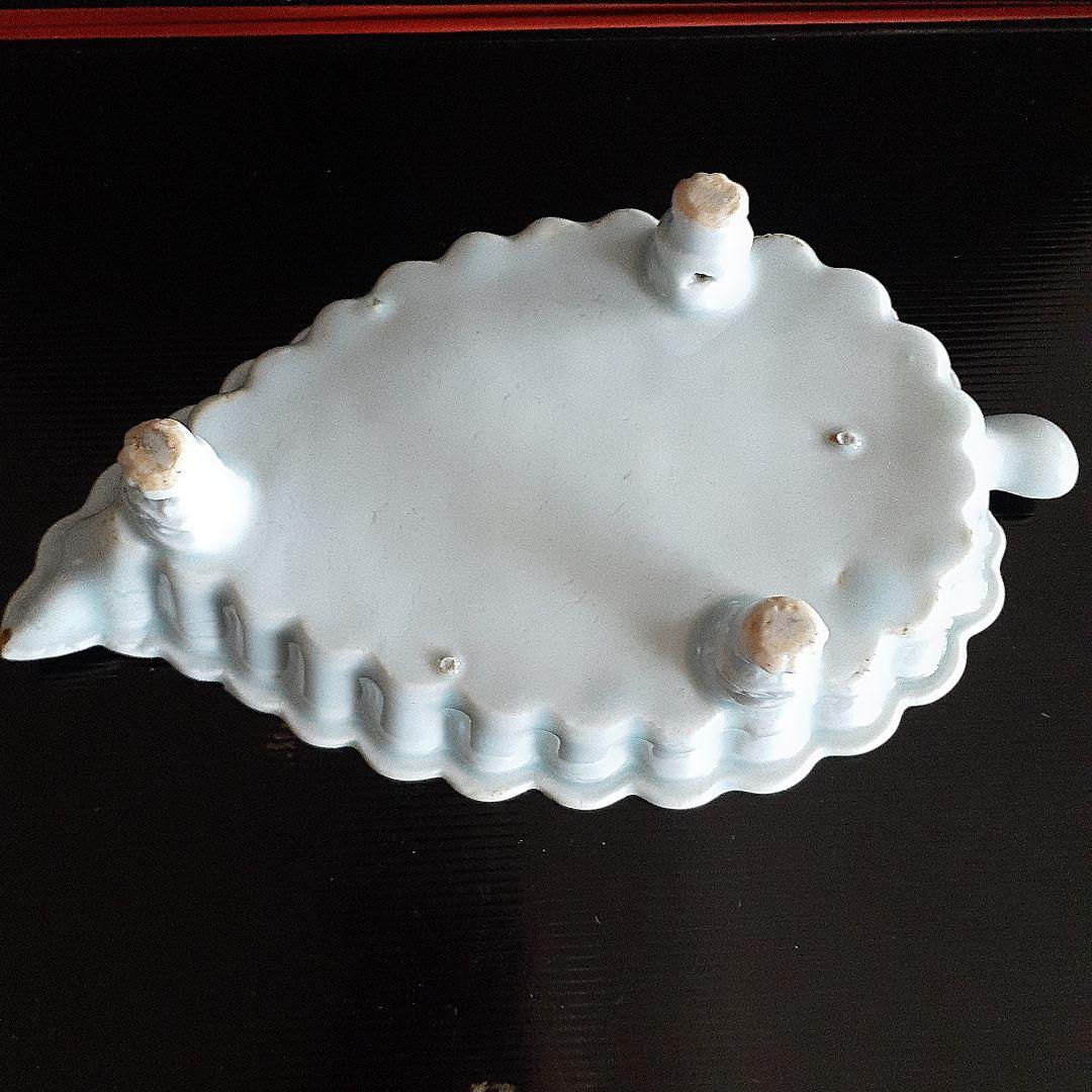 古染め付け3本獣足染め付け山水楼閣紋高台皿