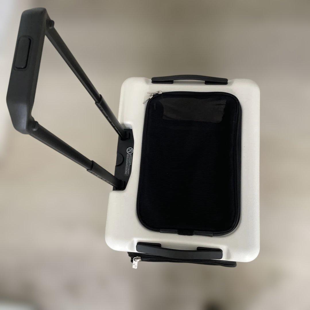 キャスター付きペットカート ホワイトとベージュ