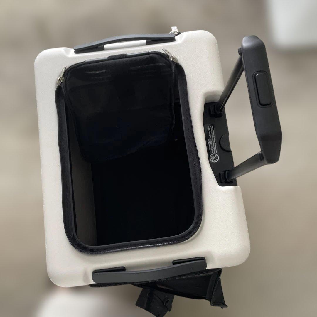 キャスター付きペットカート ホワイトとベージュ