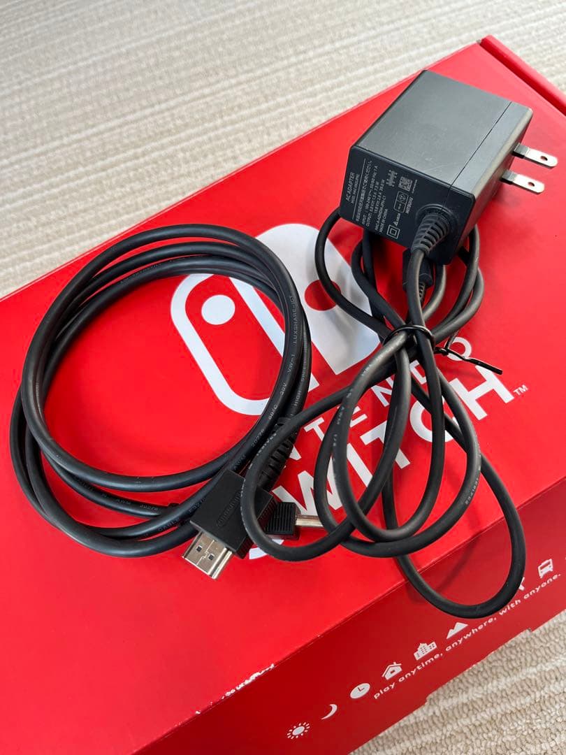 Nintendo Switch 本体 & キャリーケース