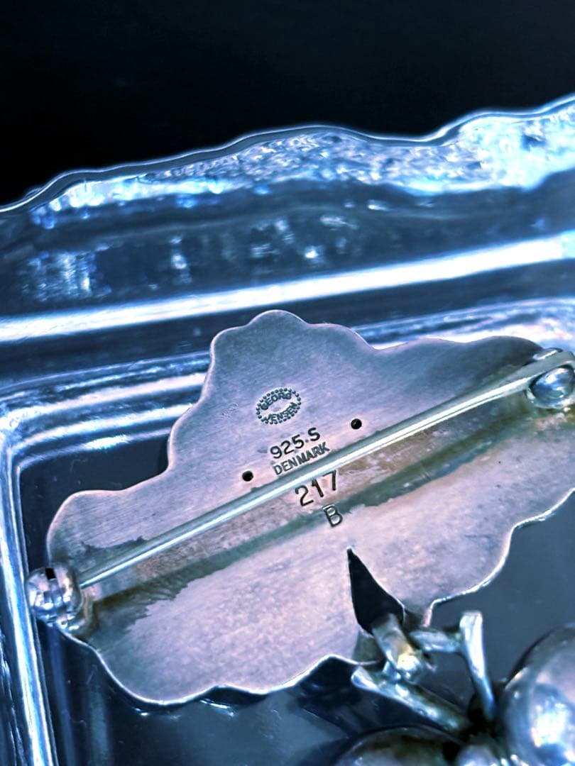 G*a様   217B ぶどう 葡萄 ピンブローチ シルバ