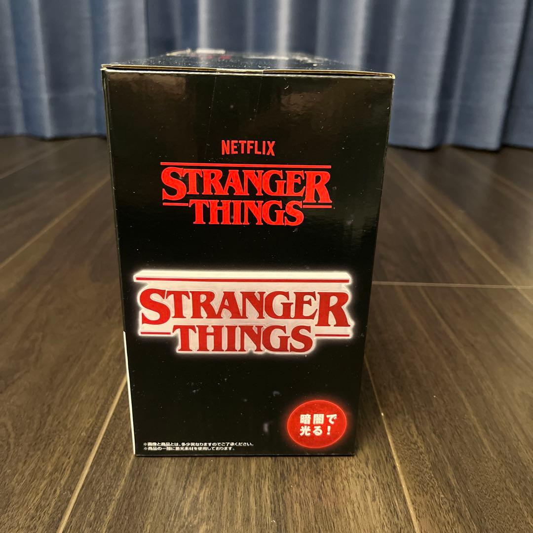 STRANGER THINGS リバーシブルフィギュア 手袋