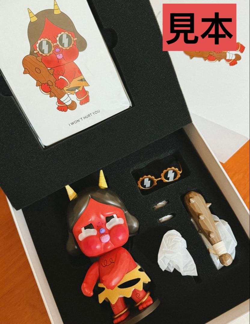 その他 Crybaby Won't Hurt You Figurine