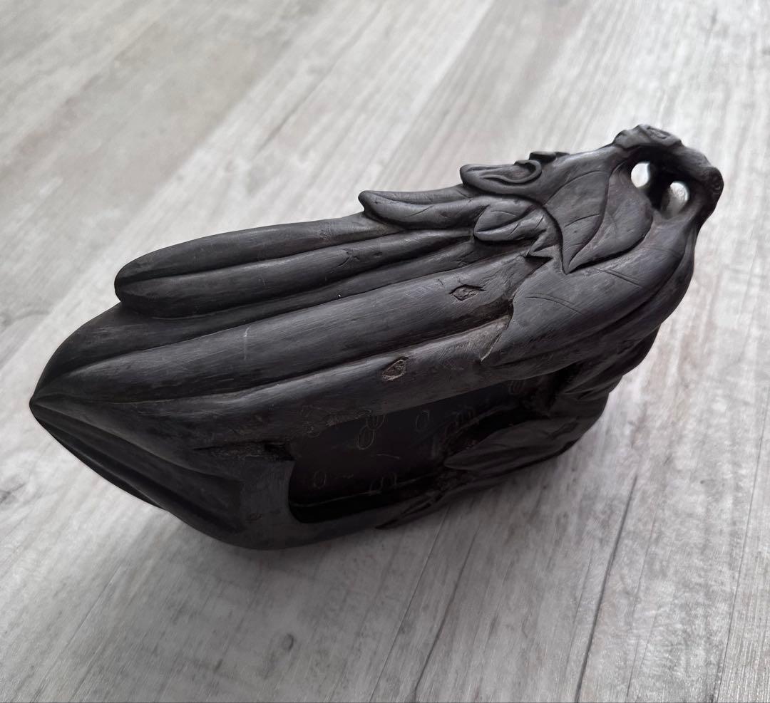 大バーゲンアンティークの茄子と裏に雲をあしらった彫刻硯　木製外枠付き‼️