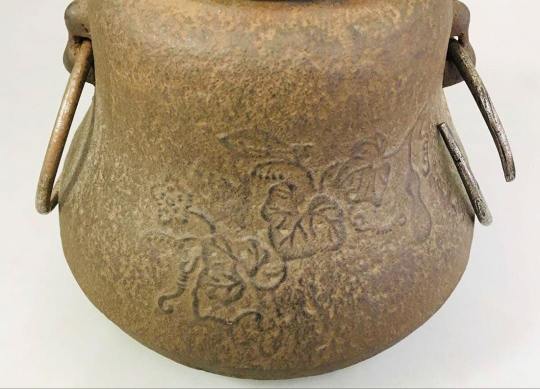 鉄製 瓢箪形 茶釜（耳環付）風炉釜／茶道具／骨董／アンティーク