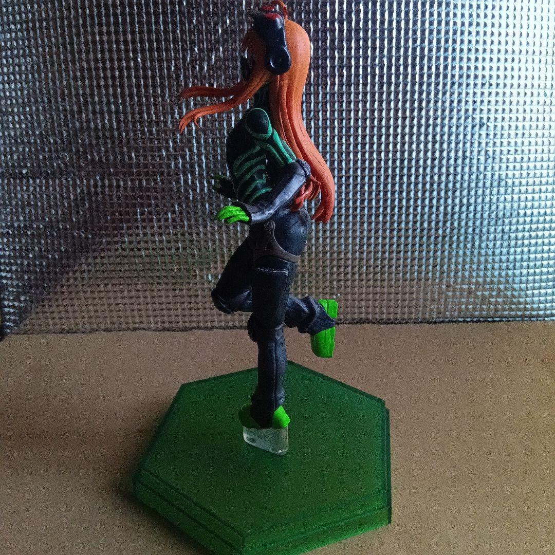 ペルソナ5A ナビ　クイーン　フィギュア