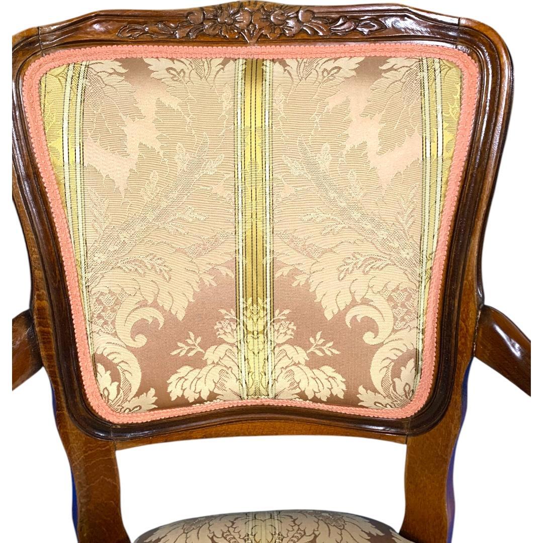 ロココ調　高級アンティーク家具　フランス製　フランス家具　木彫り　猫足　彫刻