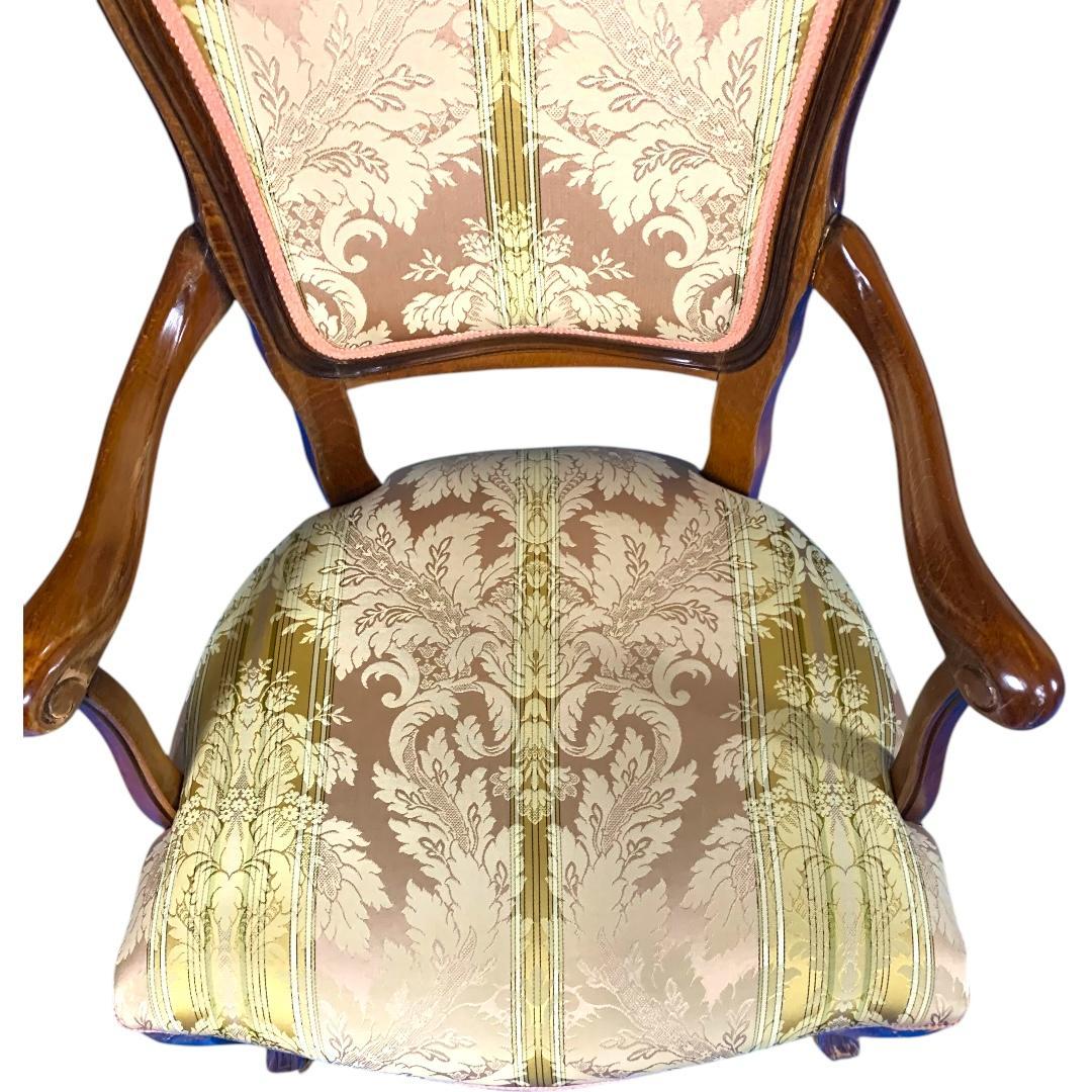 ロココ調　高級アンティーク家具　フランス製　フランス家具　木彫り　猫足　彫刻