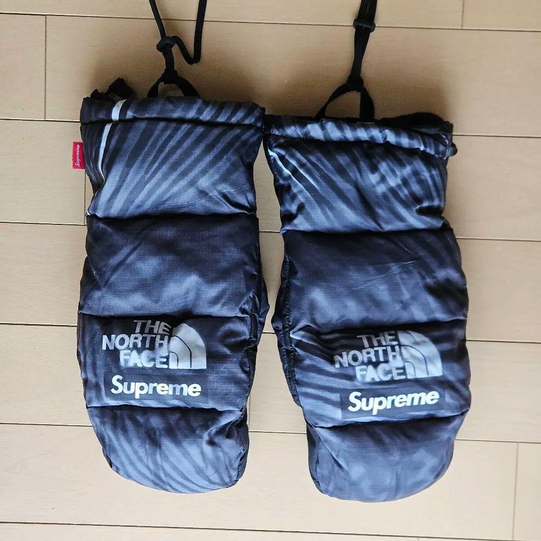 国内正規 Supreme North Face Printed Mitt XL