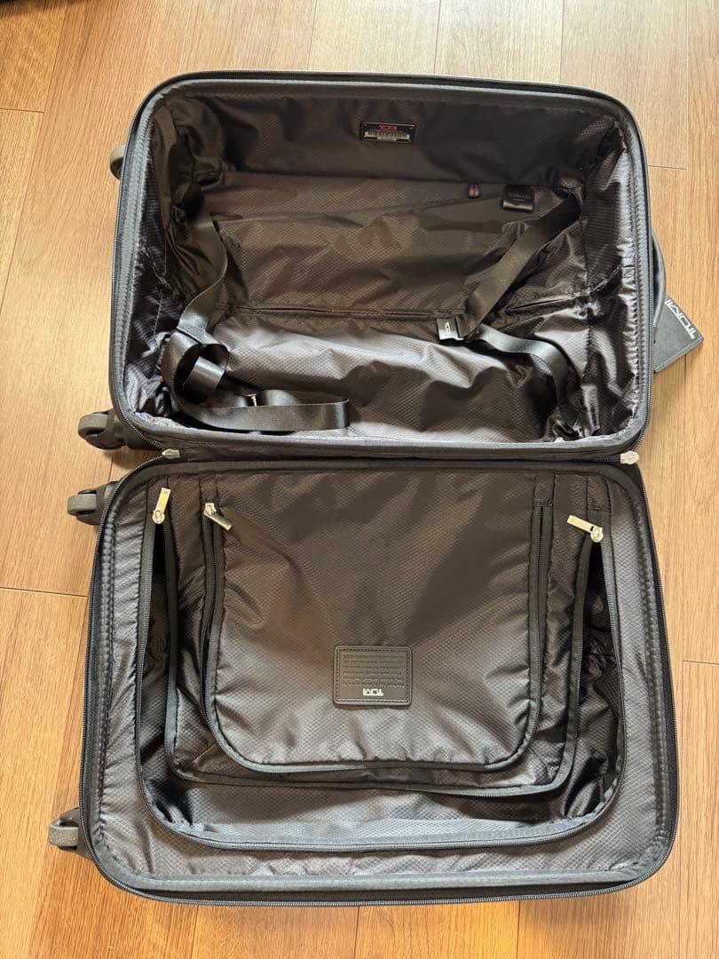 TUMI：キャリーケース　TEGRA LITE ／オリーブグリーン