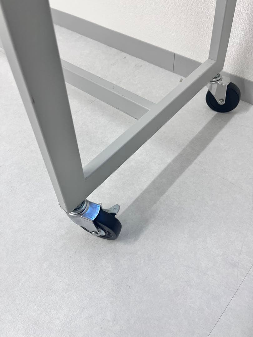 lander様アパレル用シンプルメタルハンガーラック4台