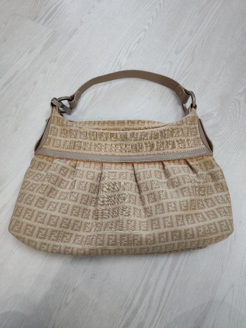 Fendi ベージュ ショルダーバッグ