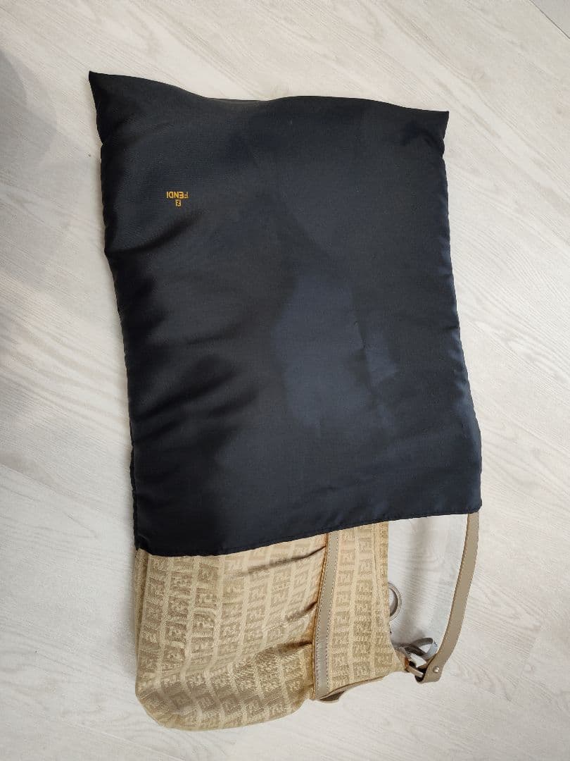 Fendi ベージュ ショルダーバッグ