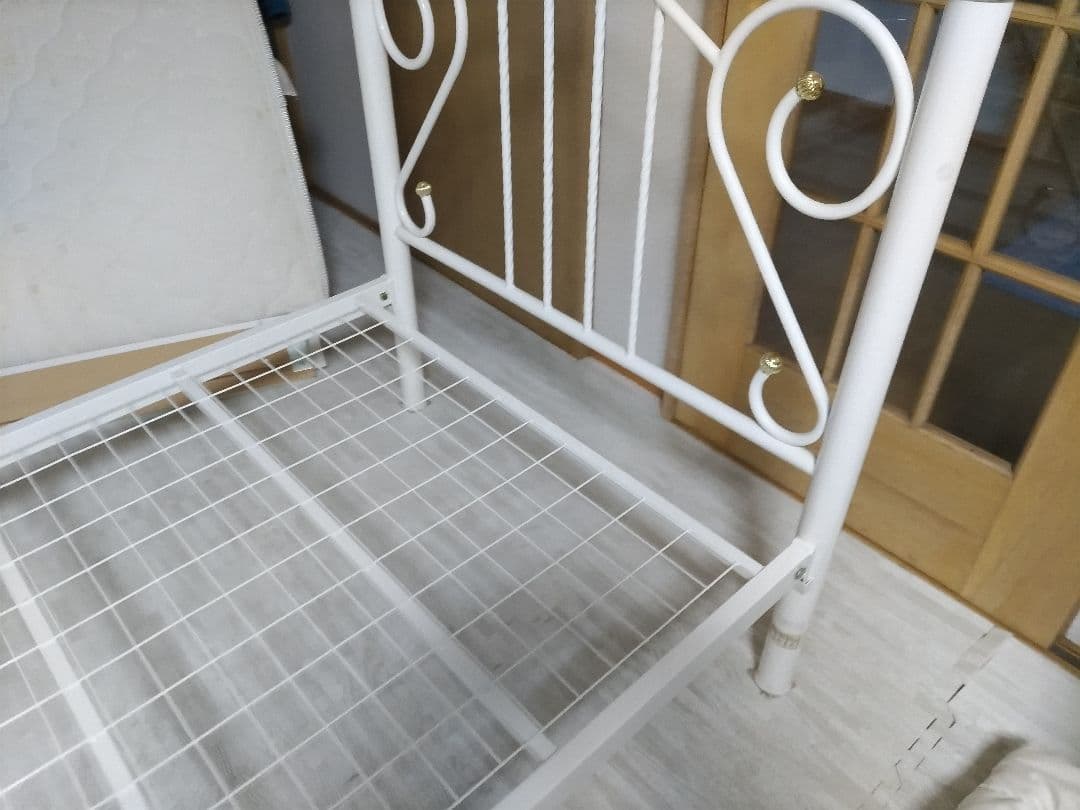 札幌市近郊の方限定！送料無料！ニトリ お姫様ベッド シングルパイプベッド