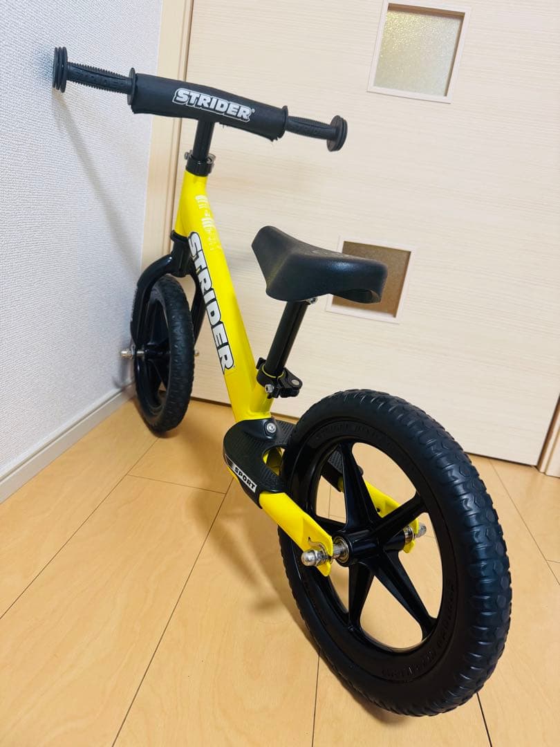 《状態良好・箱あり・美品》STRIDER SPORTS 新型 イエロー