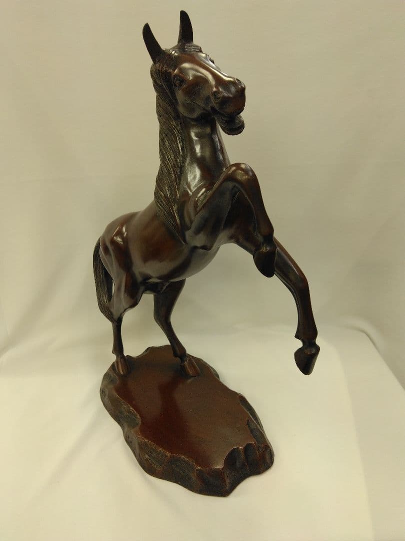 馬の青銅製彫刻