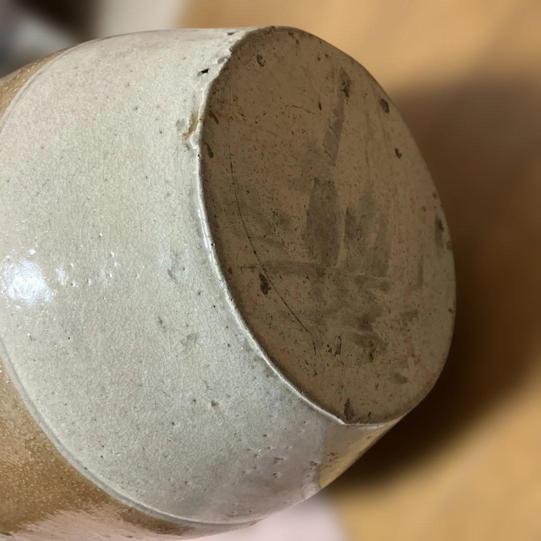 アンティーク、茶色の装飾的な陶器の壺