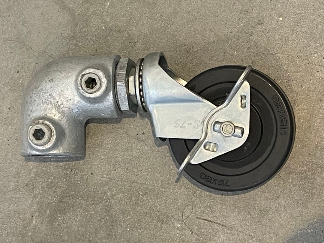 【英国製Kee Klamp使用】インダストリアル ハンガーラックキャスターガス管