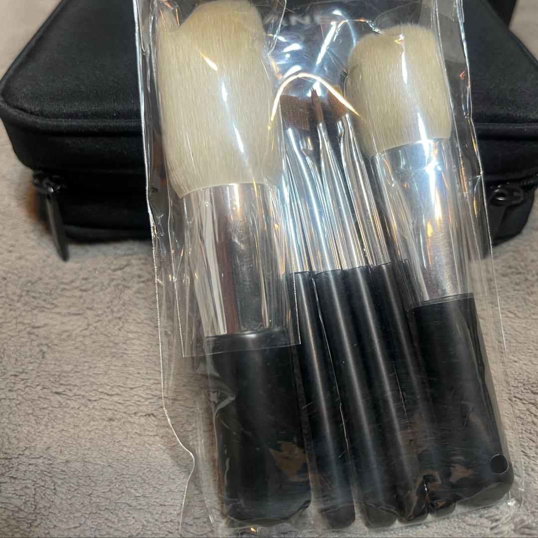 シャネル レ ミニ ドゥ シャネル 2009 ブラシ ６本セット ポーチ 未使用