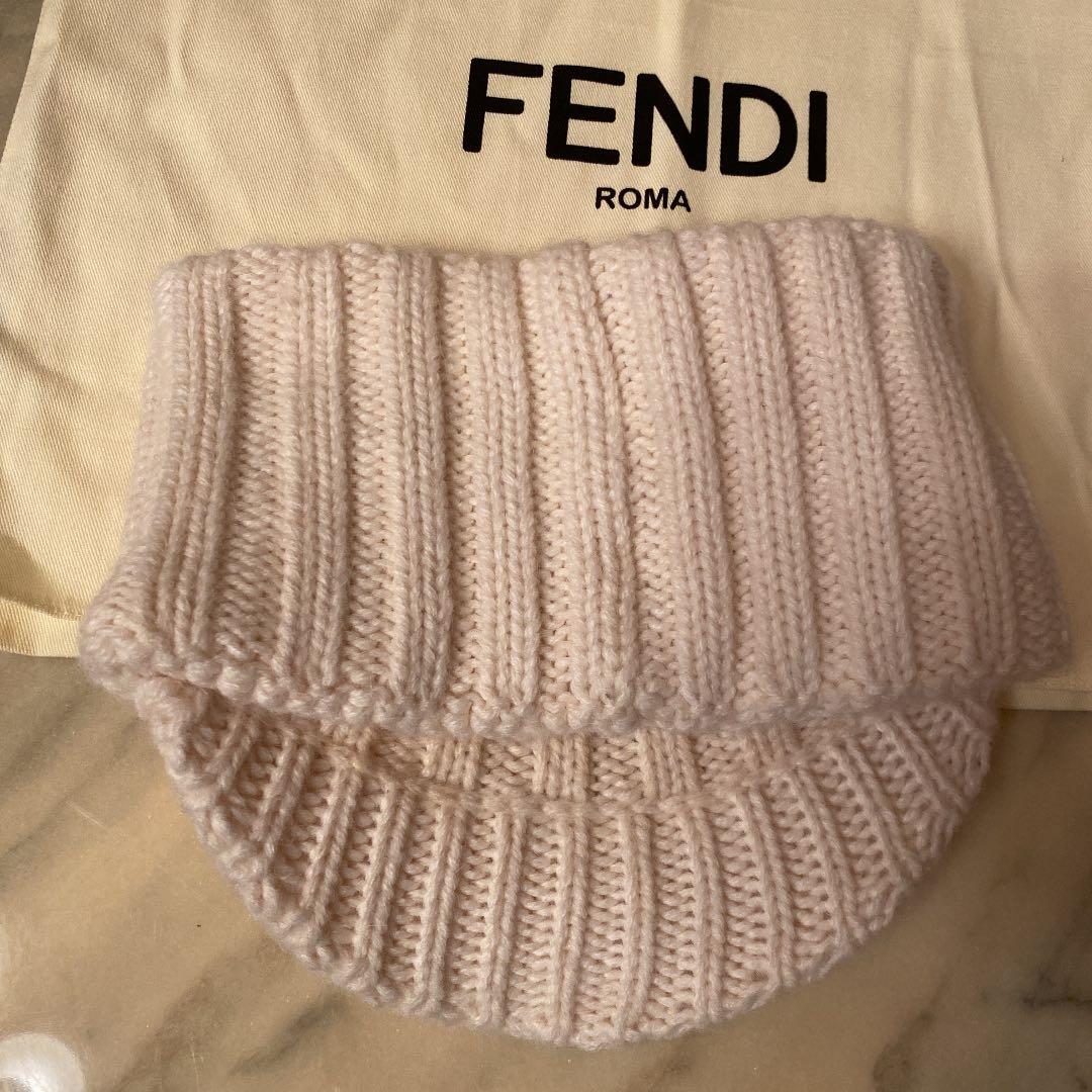 FENDI マニア　ヘッドバンド　ニットバイザー