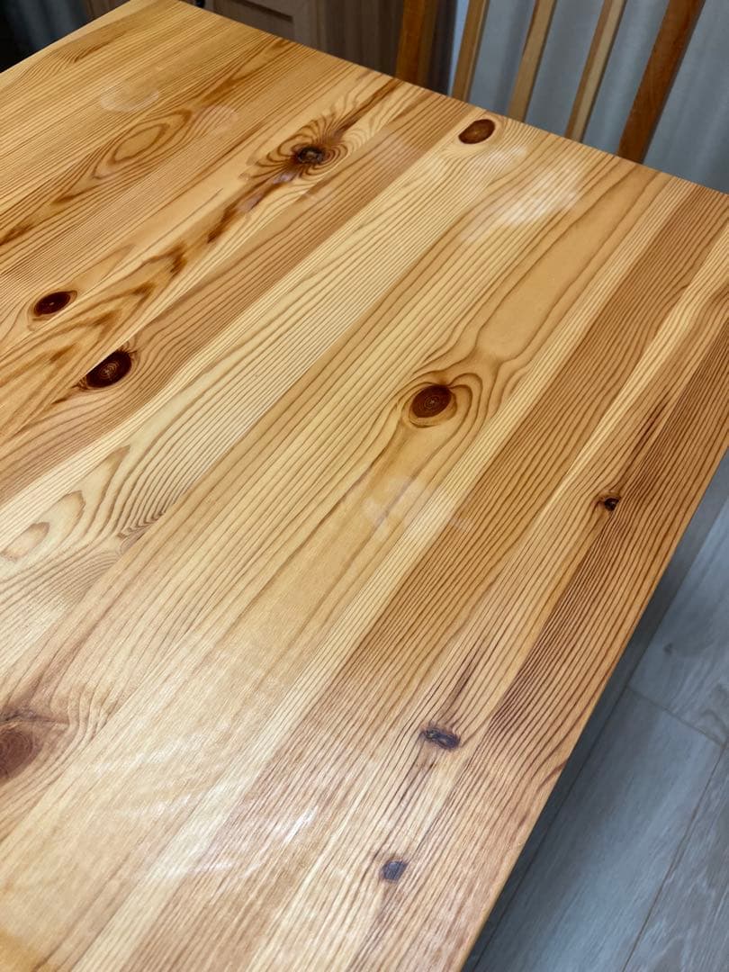 ダイニングテーブルと椅子2脚セット