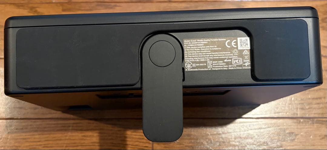 IK Multimedia iLoud ポータブルスピーカー