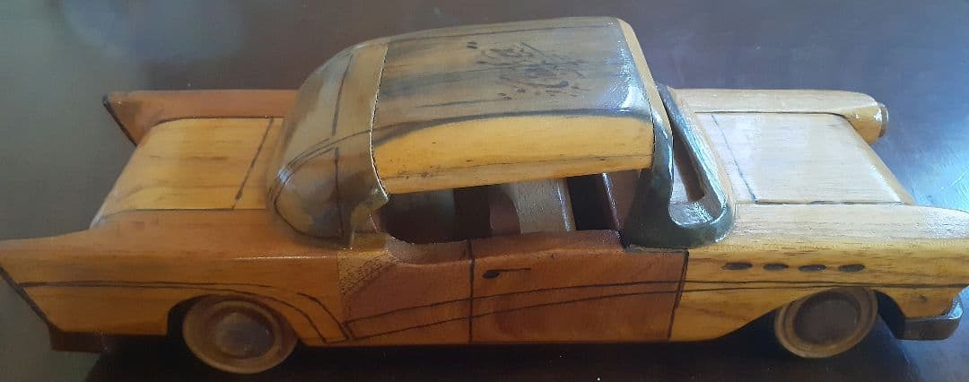 BUICK 木製クラシックカー 1957　ビュイック　キューバ