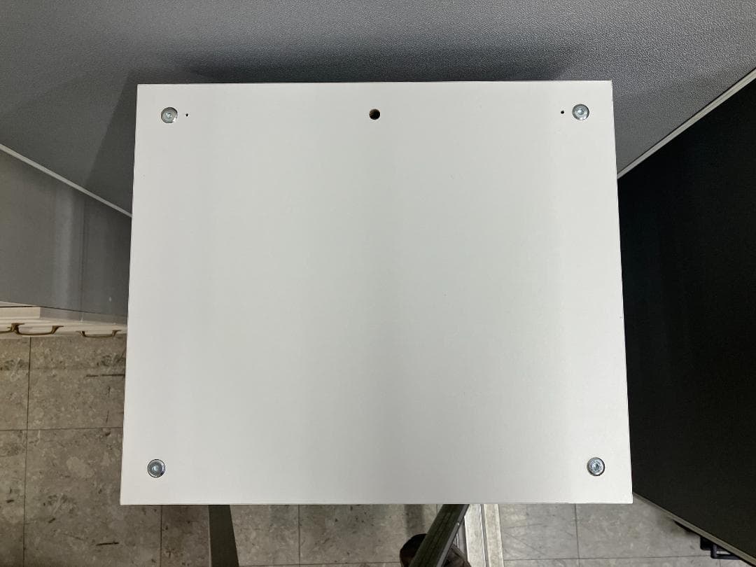 IKEA ガラスショーケース 飾り棚 DETOLF ホワイト②