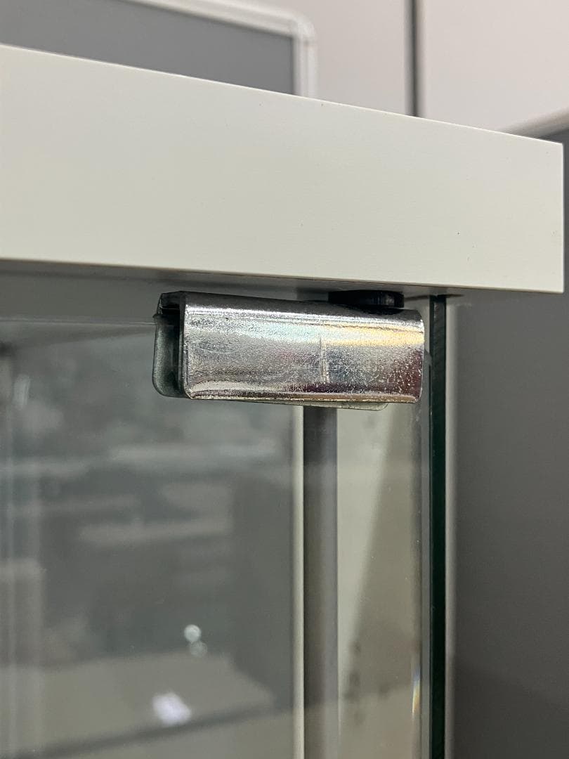 IKEA ガラスショーケース 飾り棚 DETOLF ホワイト②