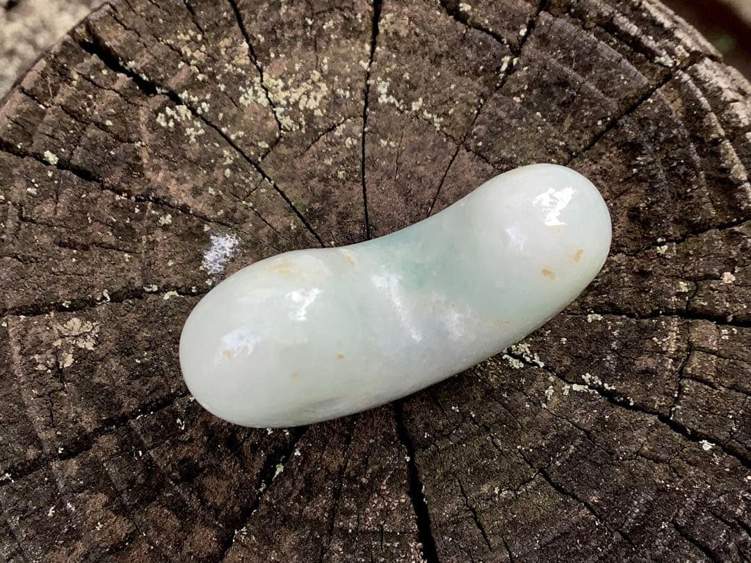 ✳吉祥開運　古代からの縁起良い糸魚川翡翠勾玉　本物ジェダイト‼️ 機械鑑定書付…