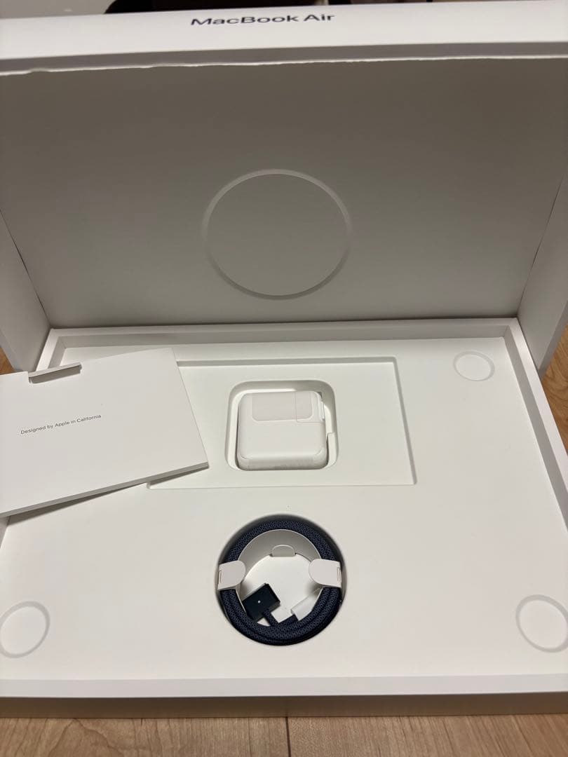 MacBook Air M3 2024 13 インチ 16GB/256GB