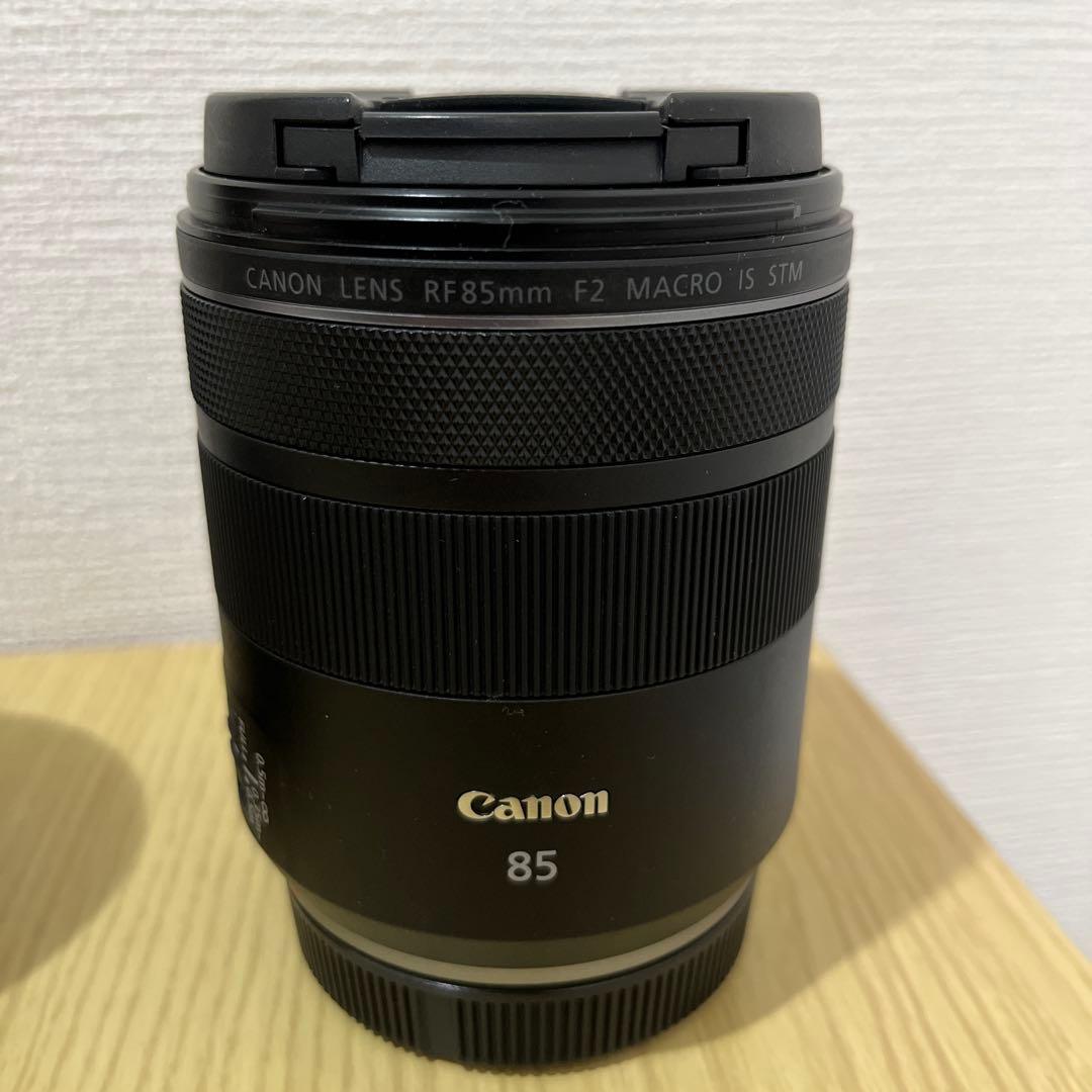 Canon RF85mm F2 MACRO IS STM レンズ