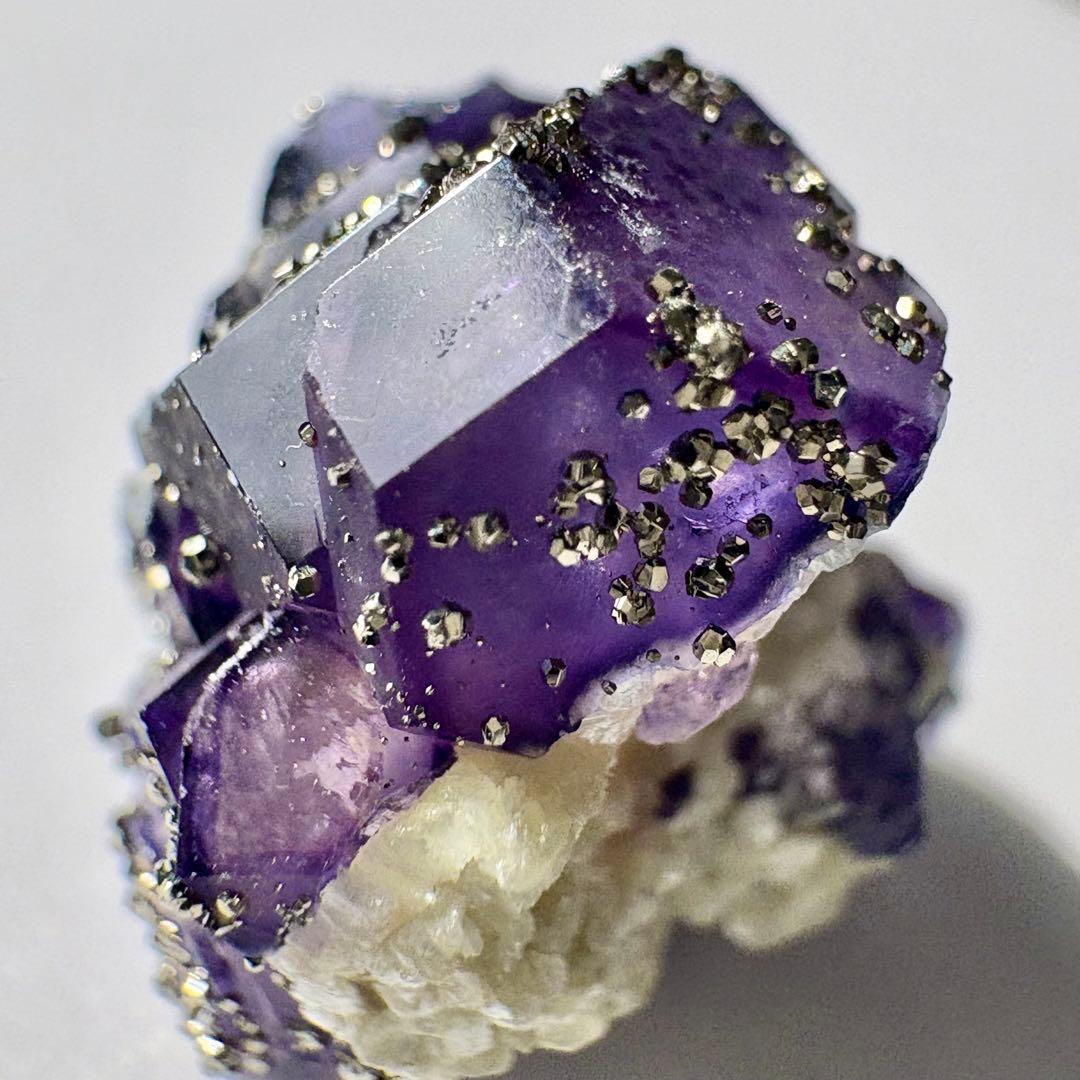 561 中国 内モンゴル産 フローライト&パイライト