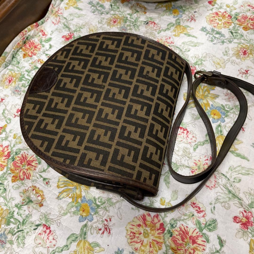 FENDI フェンディショルダーバッグ