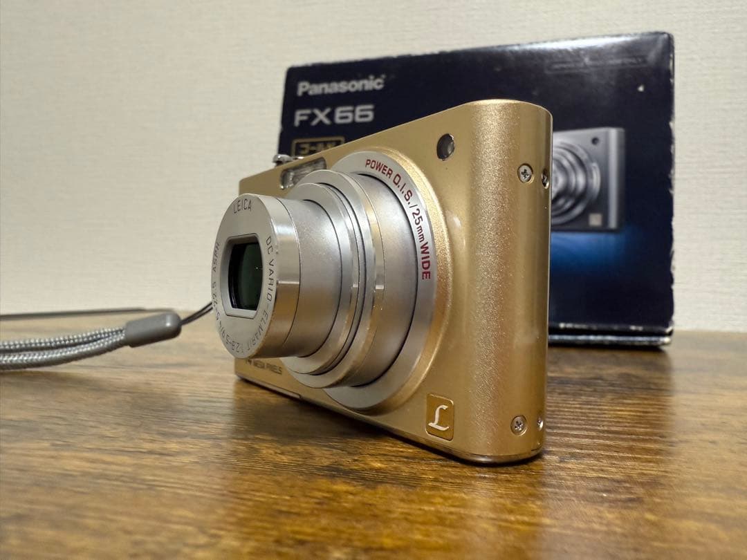 Panasonic LUMIX FX66 ゴールド