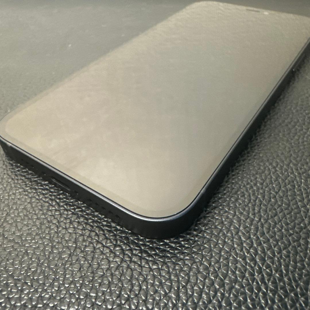 ほぼ未使用　Apple iPhone 12 64GB SIMロックなし